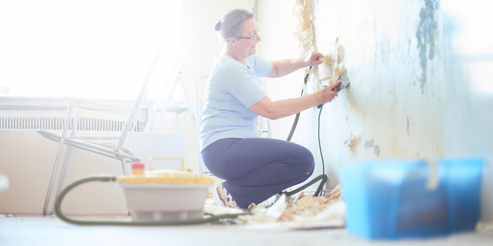 Stripping wallpaper