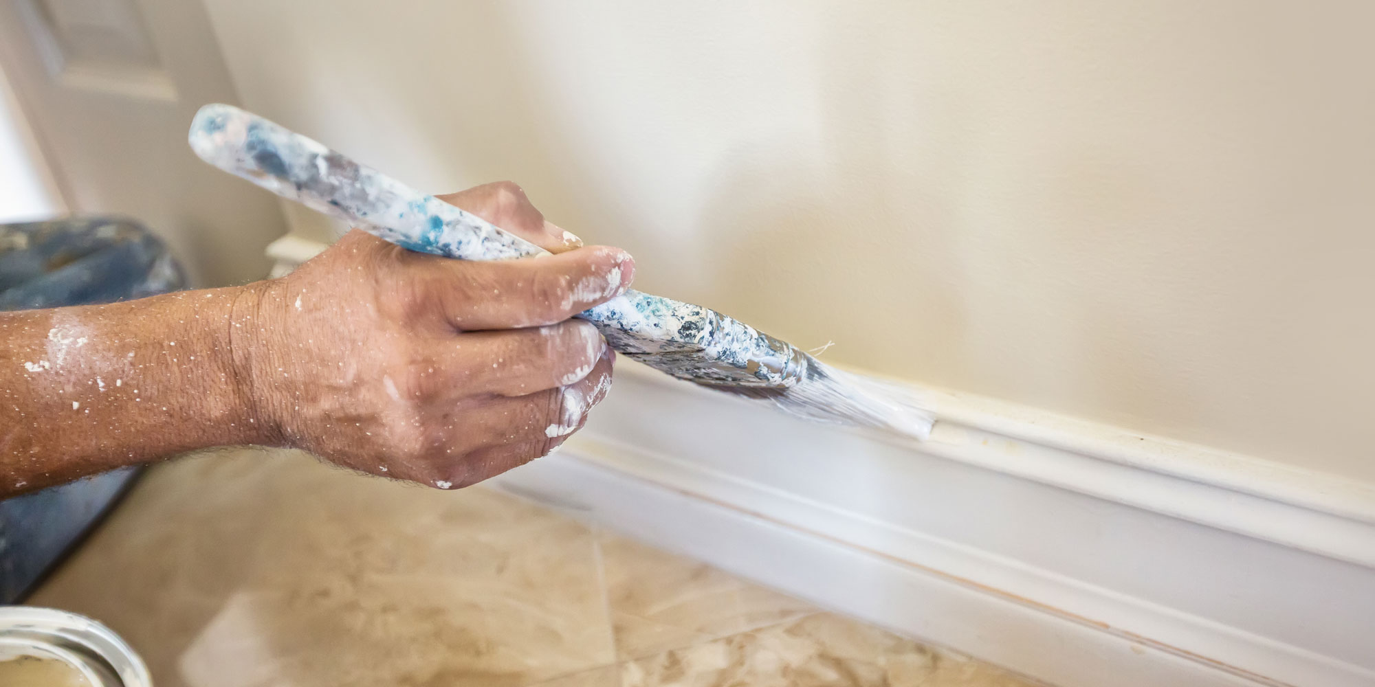 Painting skirting
