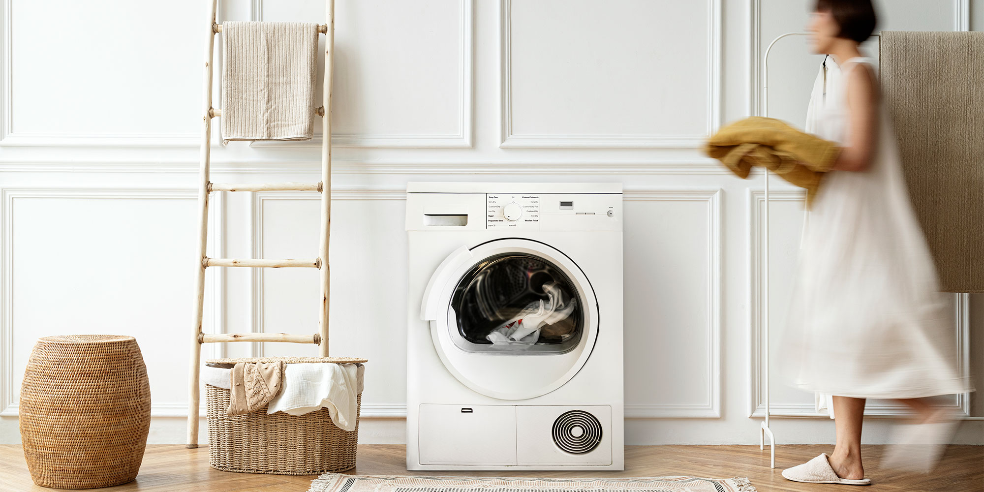Heat pump tumble dryer