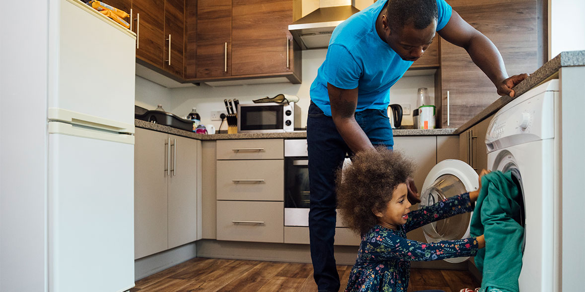 Parent and child loading washing machine