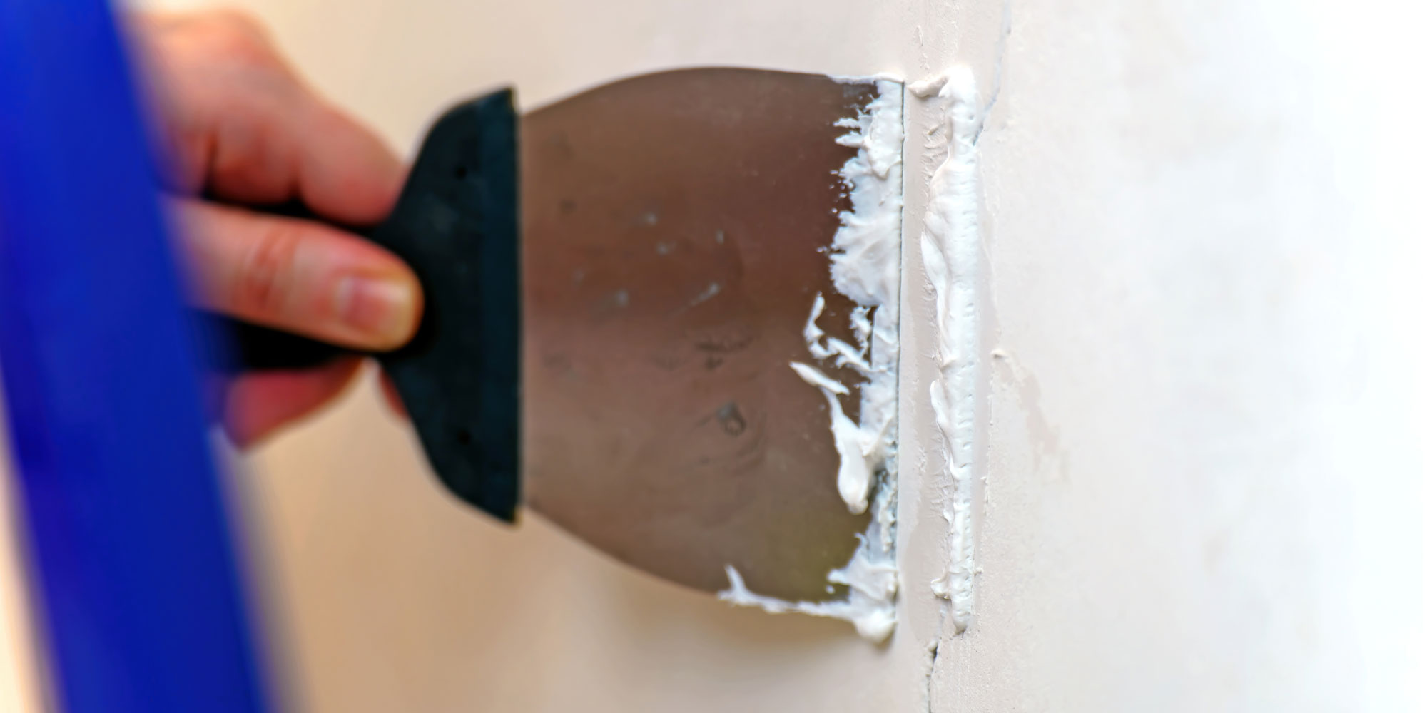 Filling a crack