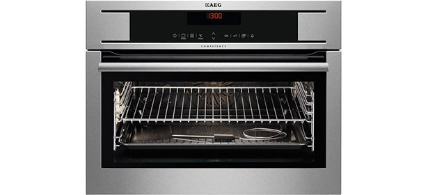 Single compact built-in oven